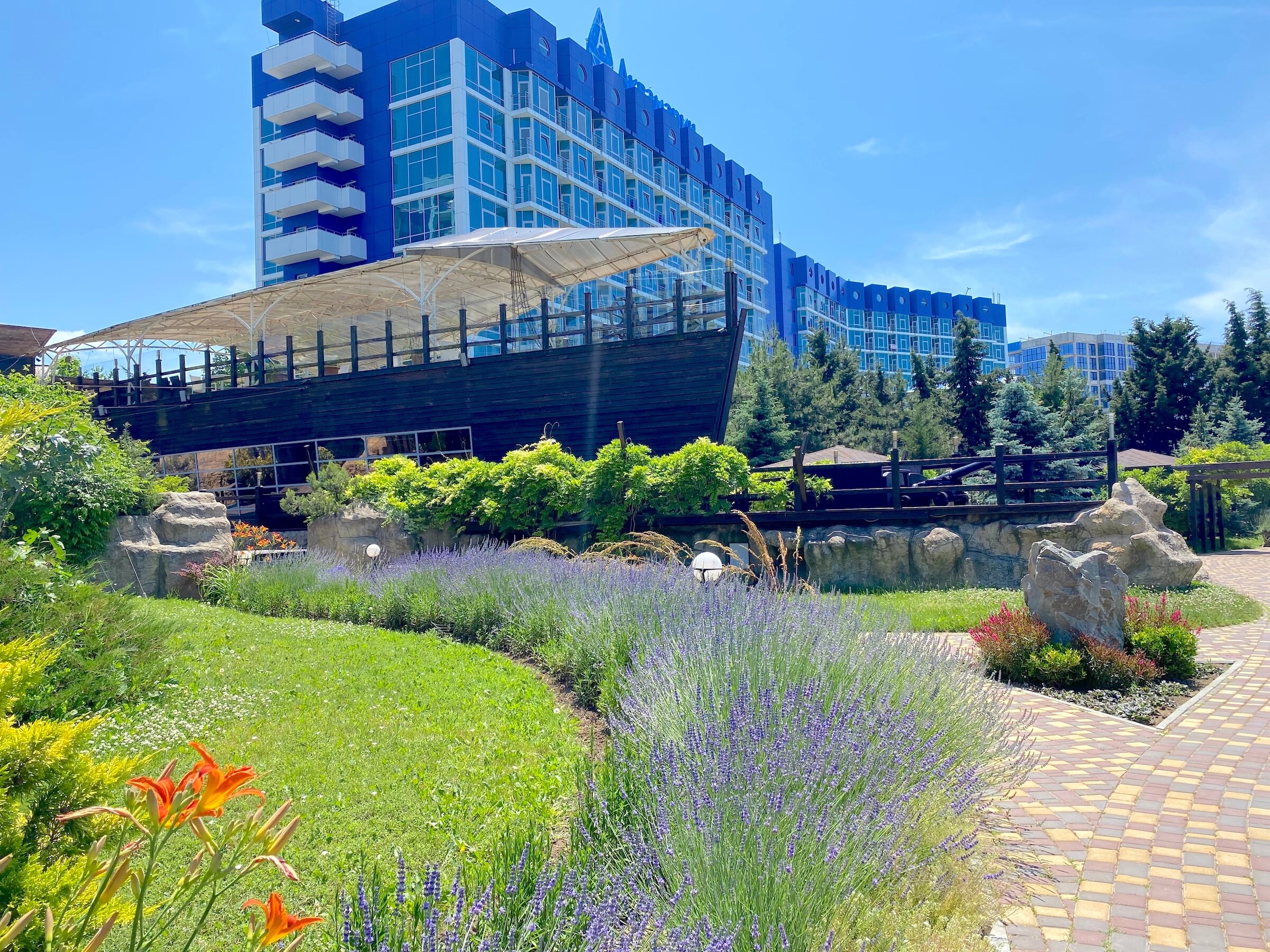 Фото отеля 2