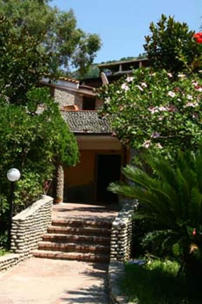 Фото Baia Tropea Resort