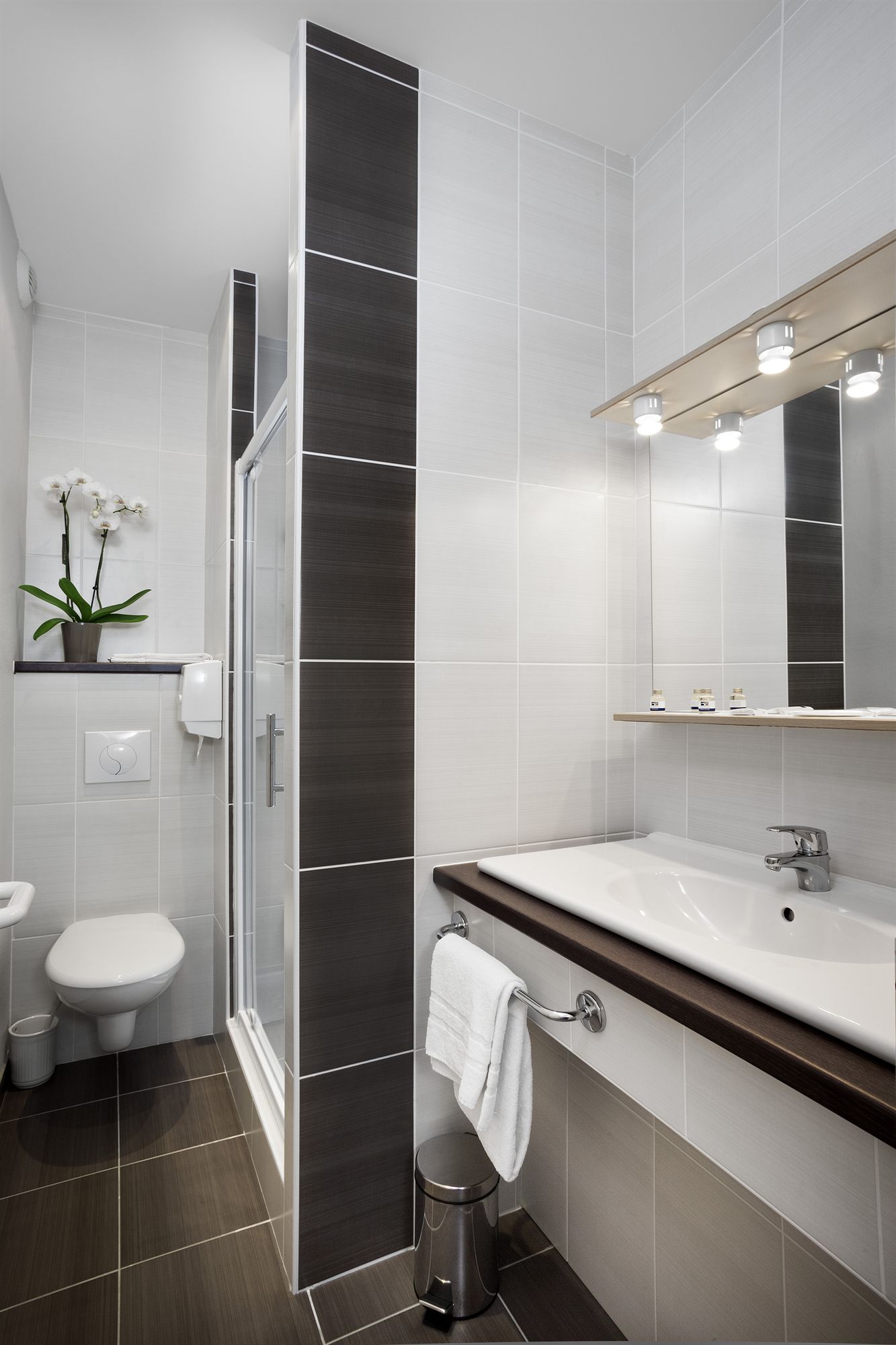 Фото Hotel Les Nations The Originals Boutique Vichy