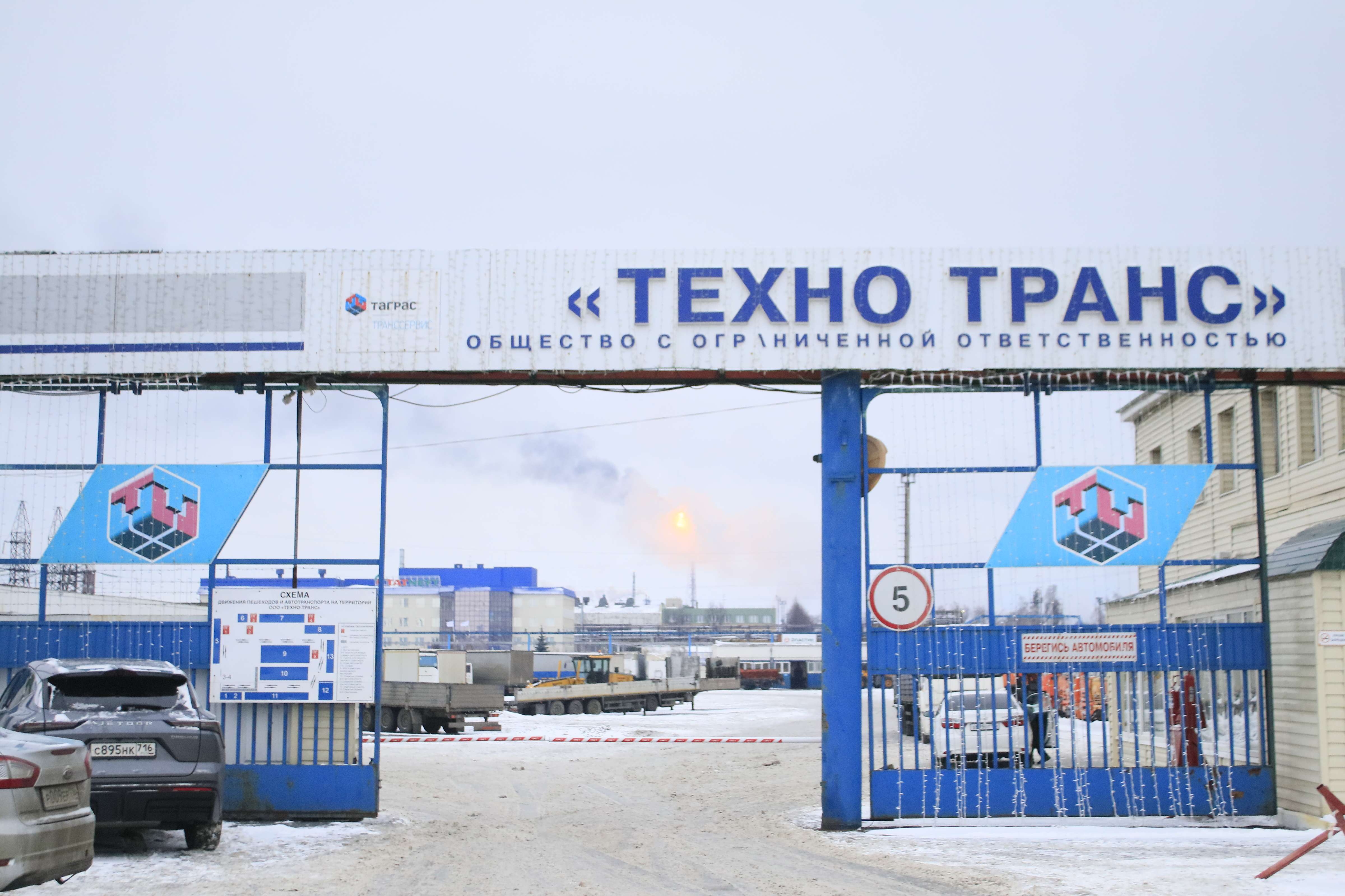 Еркек әйелге порно порно эротикалық массаж жасайды