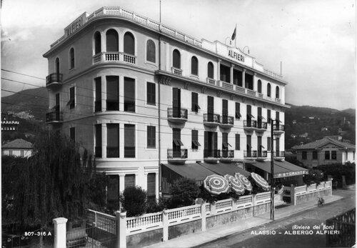 Гостиница Hotel Alfieri в Алассио