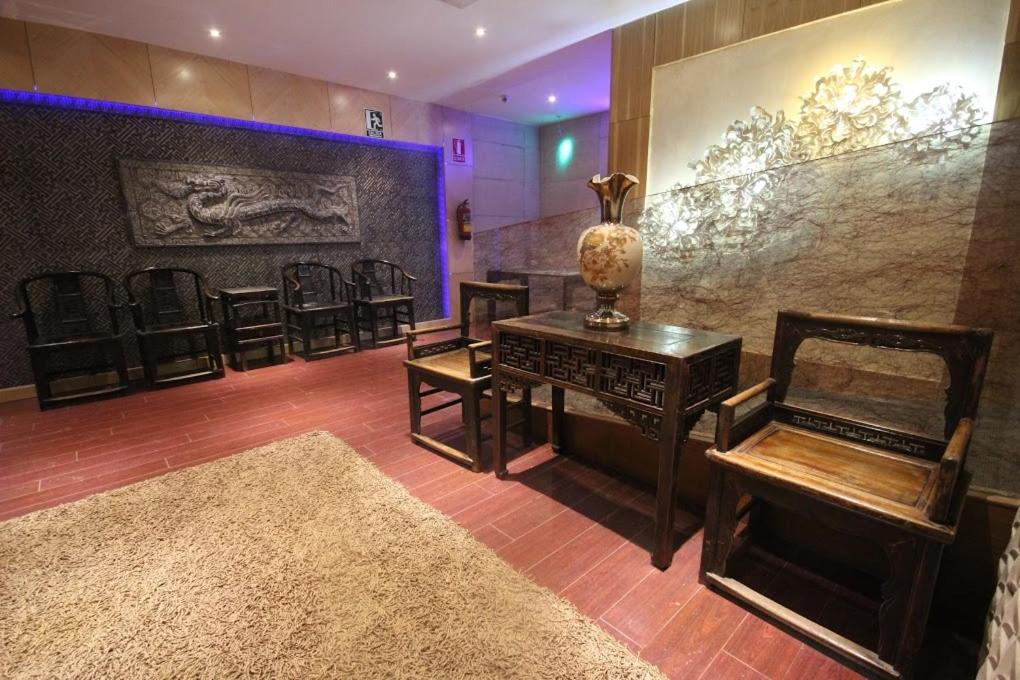 Фото Hotel Menoir Dorsett