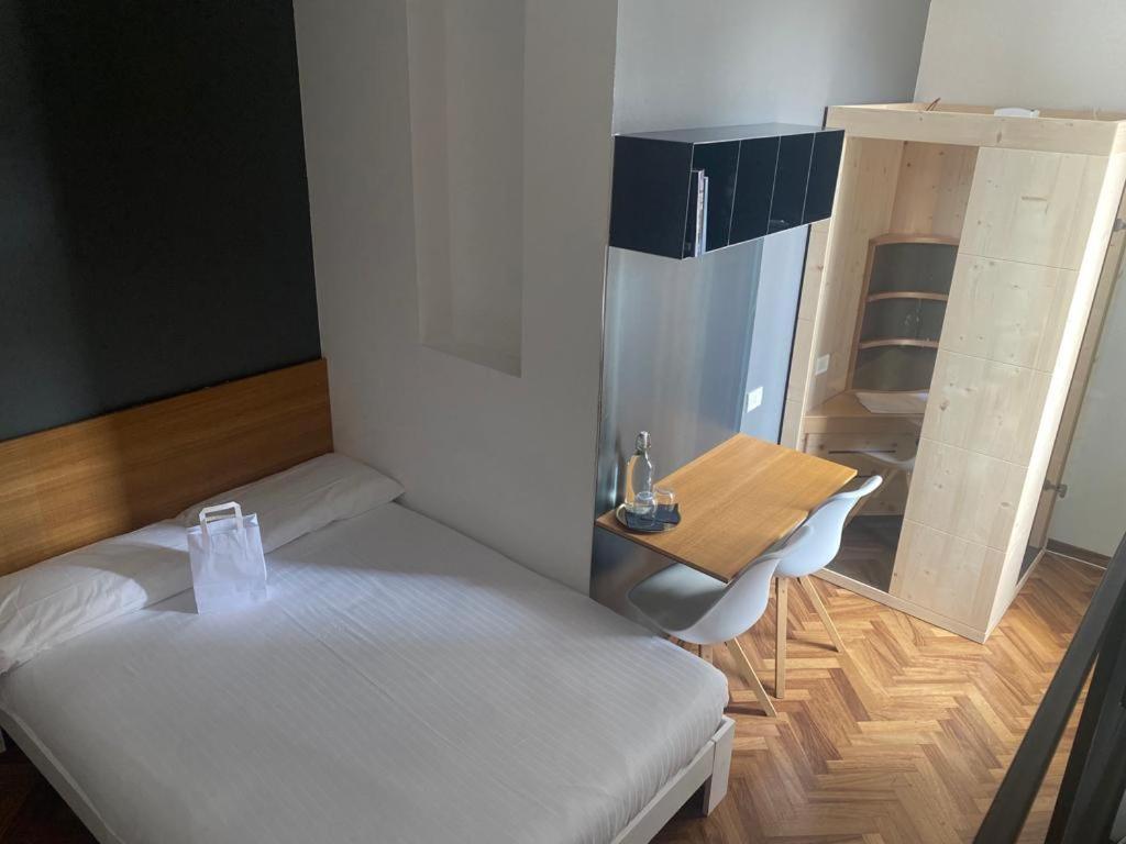 Фото Lainez Rooms & Suites