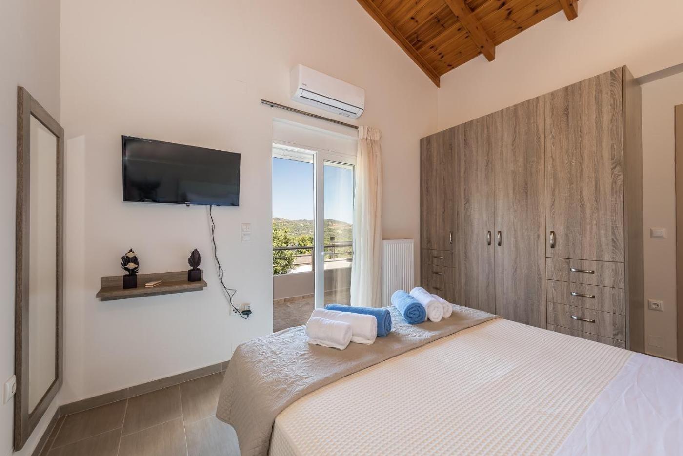Фото Neaira Villas Chania