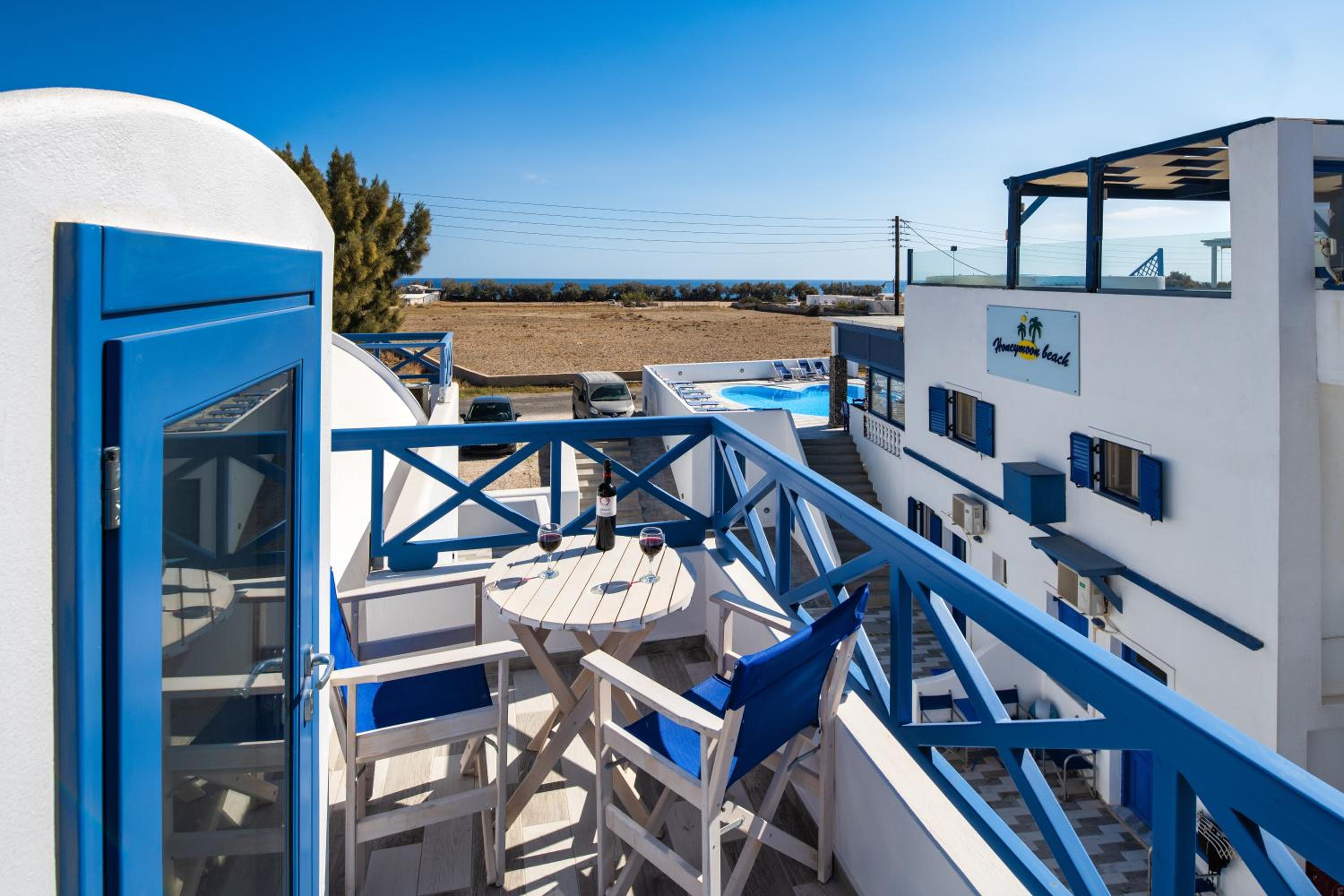 Фото Honeymoon Beach Studios