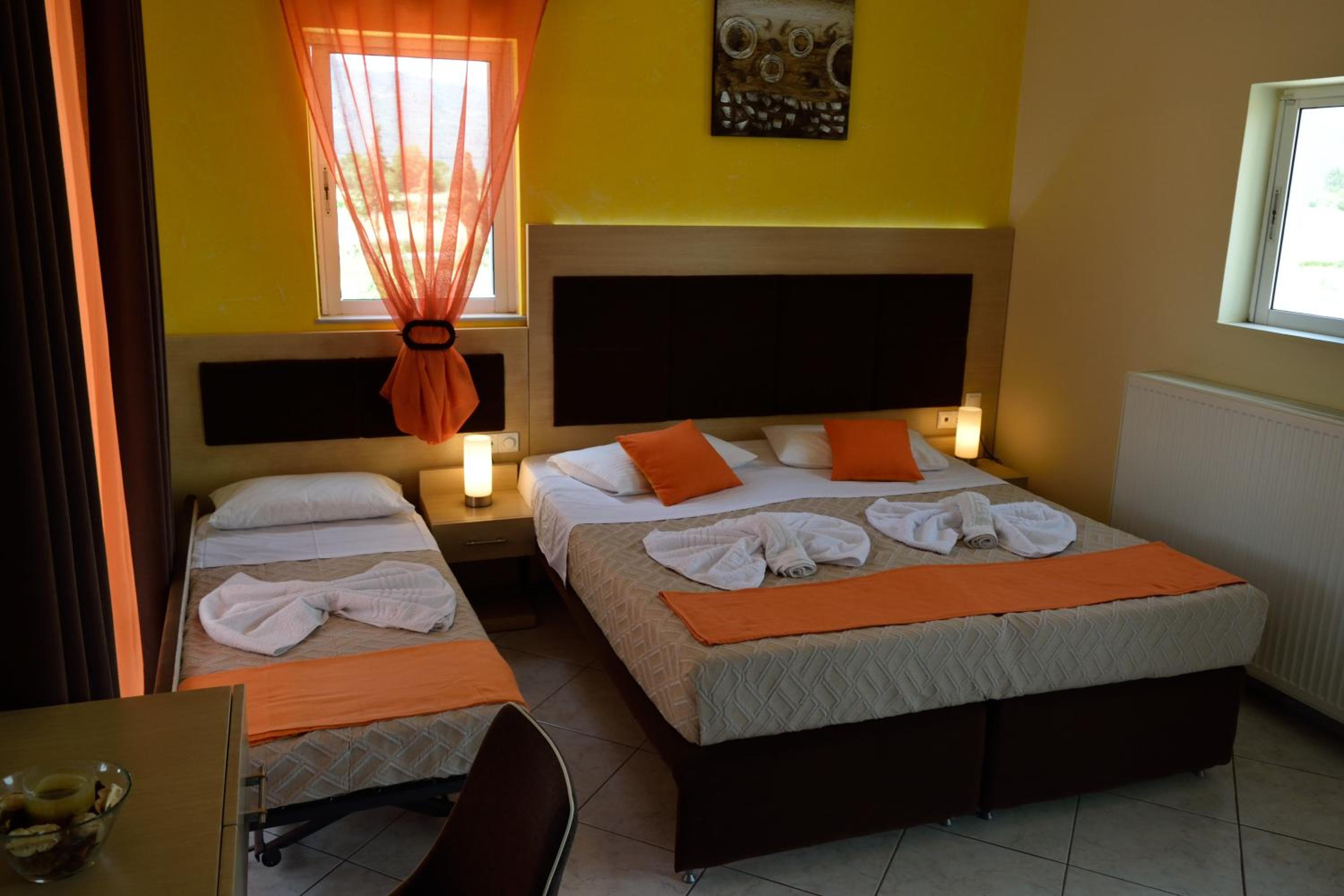 Фото Shine Studios