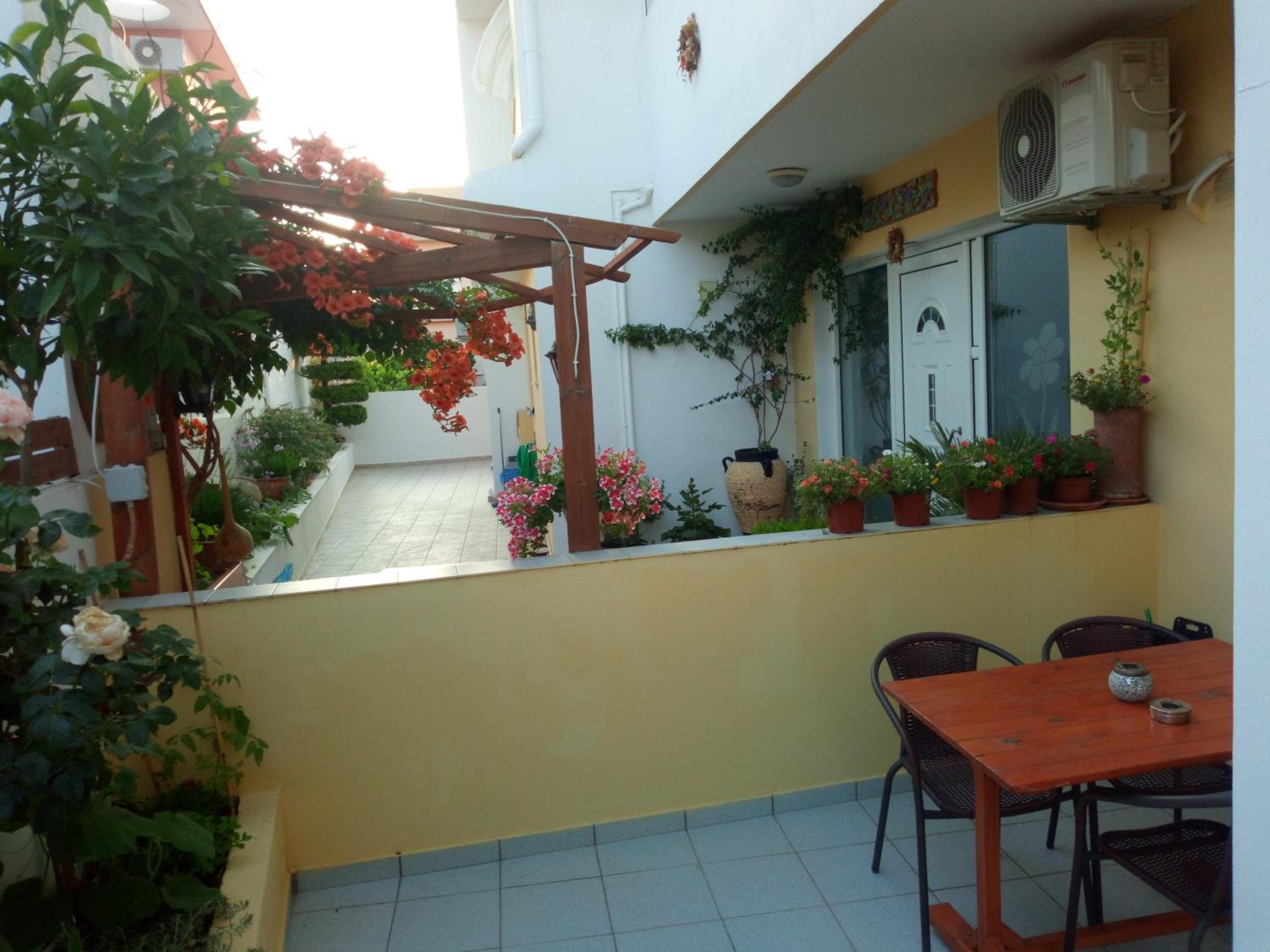 Фото Pantheon Deluxe Apartments