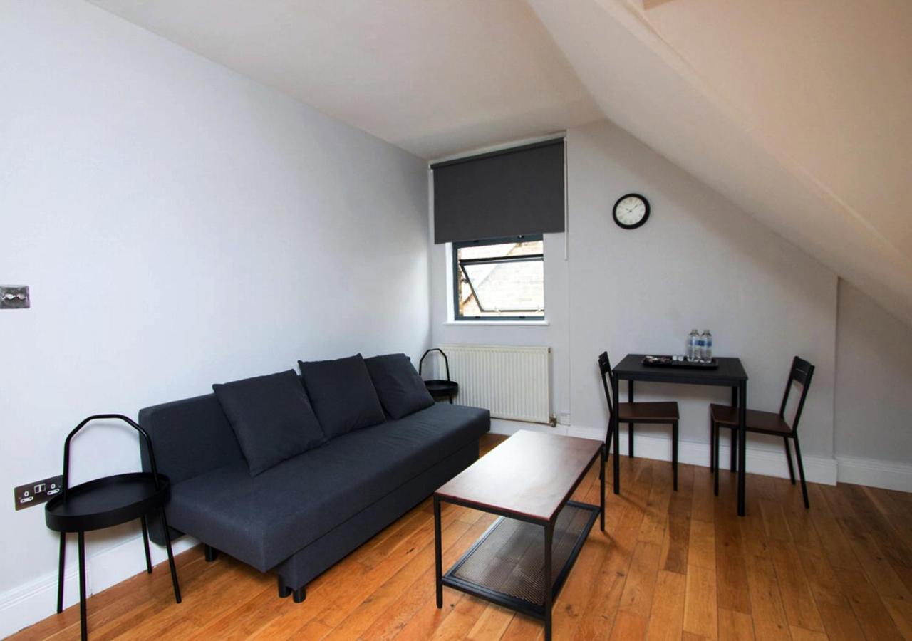 Фото Westciti Caroco Aparthotel