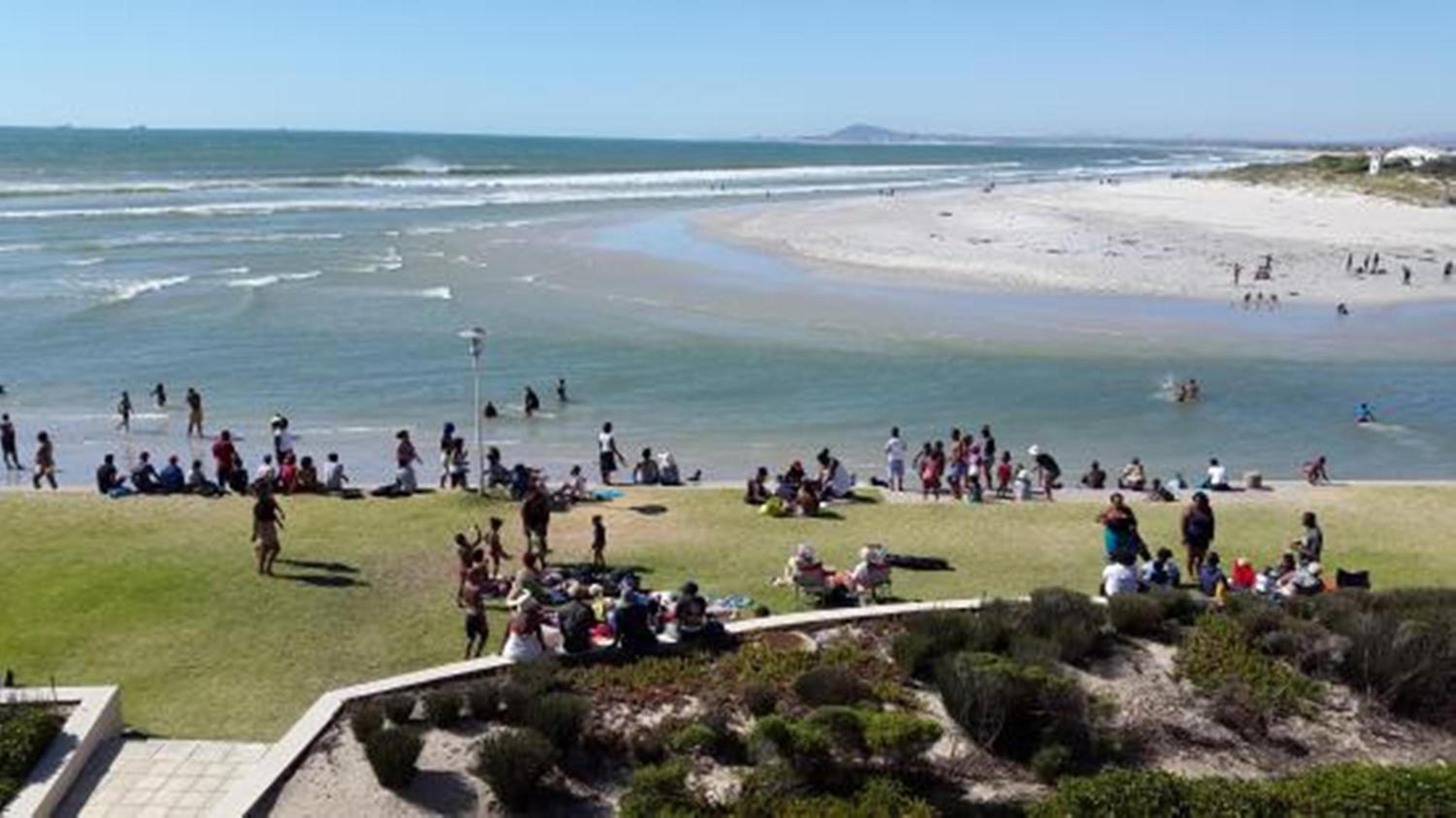 Фото Cape Town Beachfront Apartments At Leisure Bay