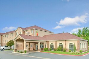 Гостиница Super 8 by Wyndham Salt Lake City Airport