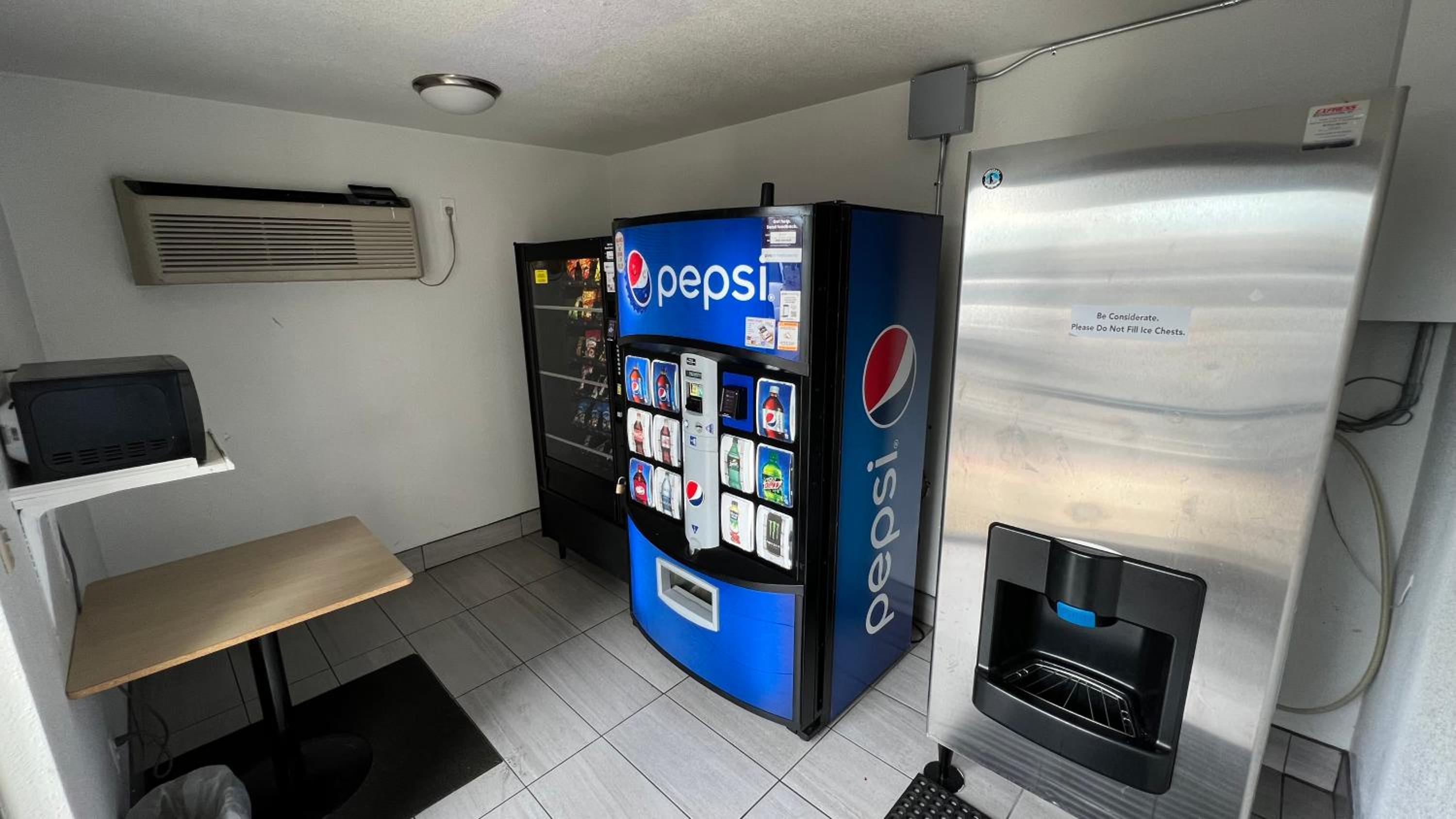 Фото Motel 6 Sacramento, Ca - North