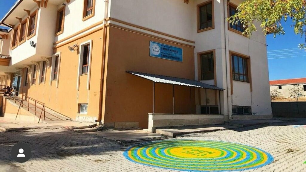 School Cimen Middle School, Cihanbeyli, photo