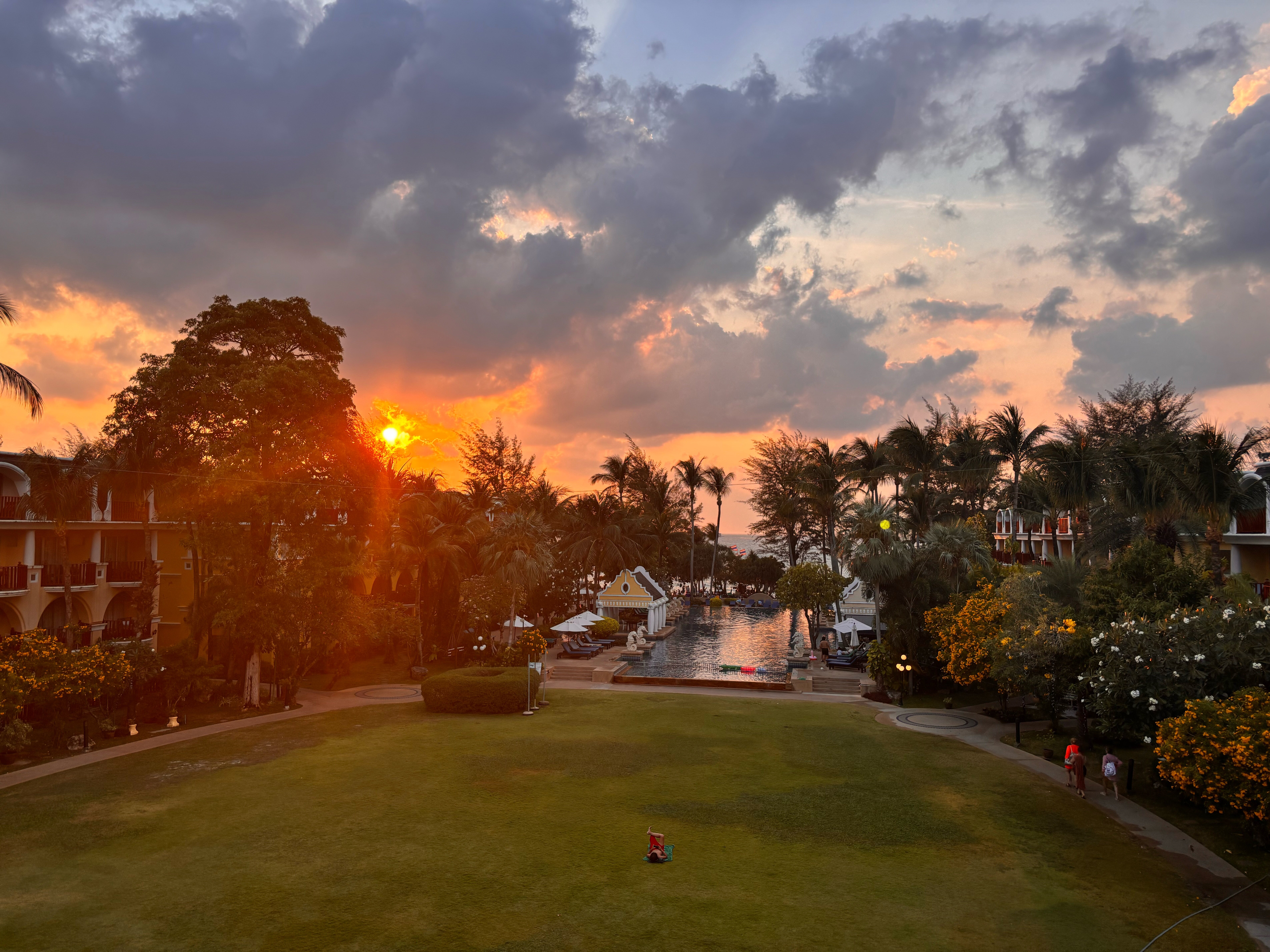 Фото Phuket Graceland Resort and SPA