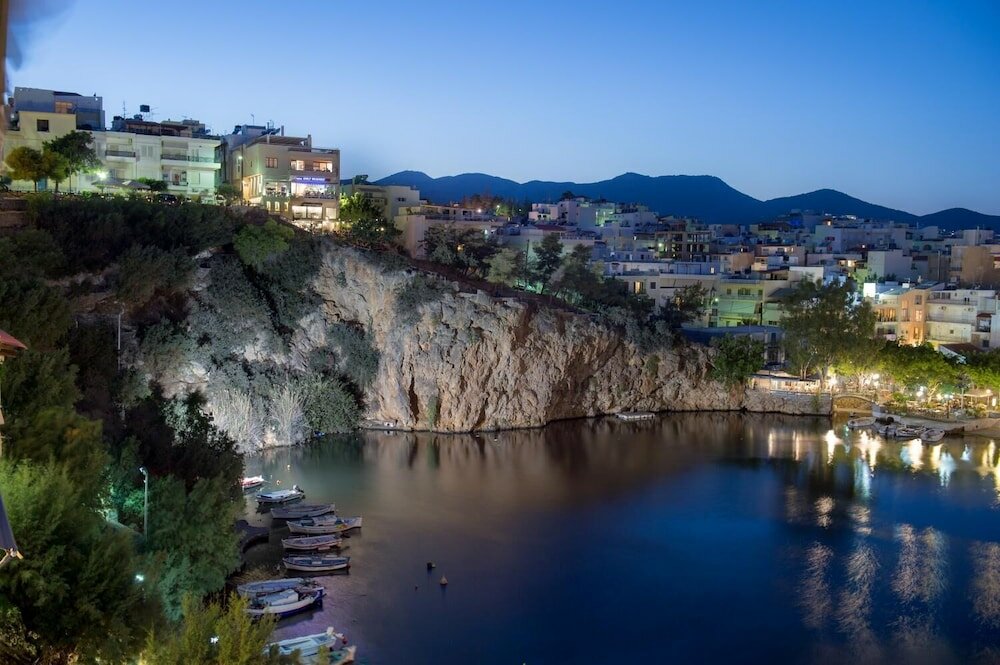 Фото Emerald Lake Studios