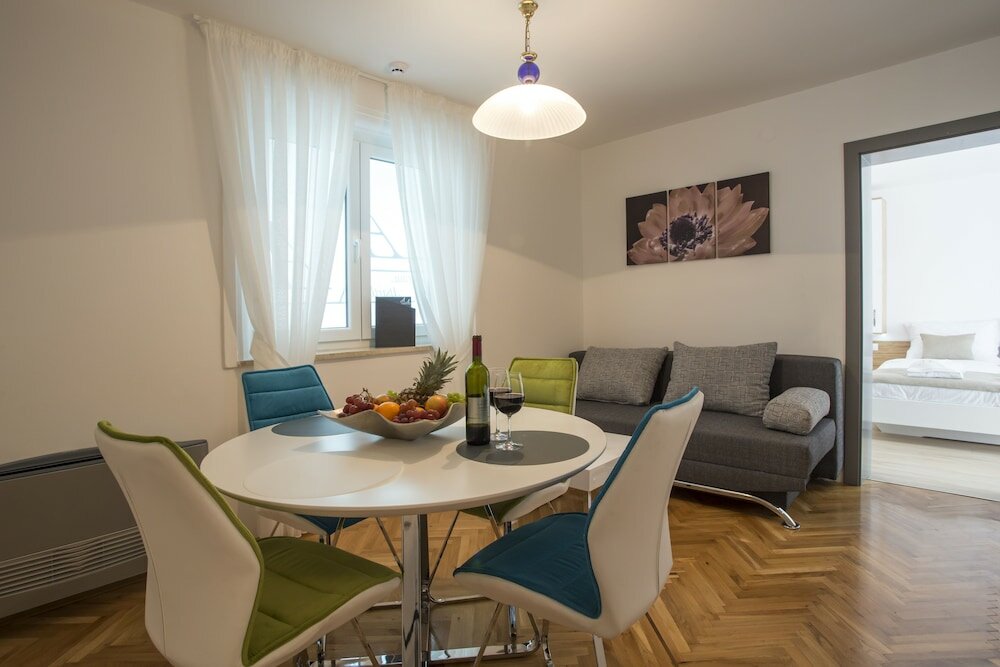 Фото Adrion Aparthotel