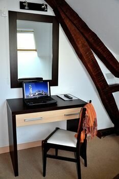 Гостиница Hôtel Les Bénédictins в Лиможе