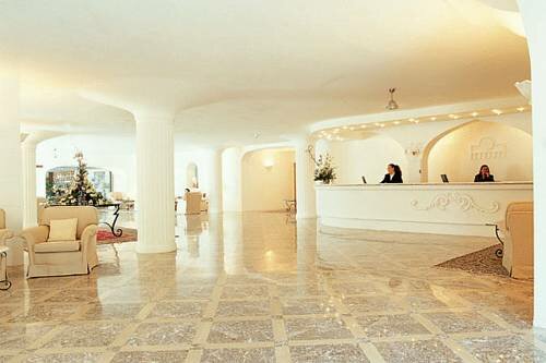 Внешний вид отеля Hotel La Residenza в Капрях, фото 2