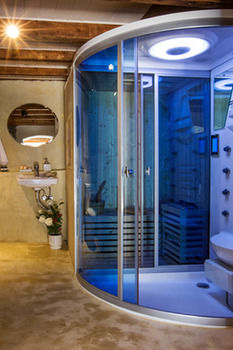 Фото Classic Villa Ouziel