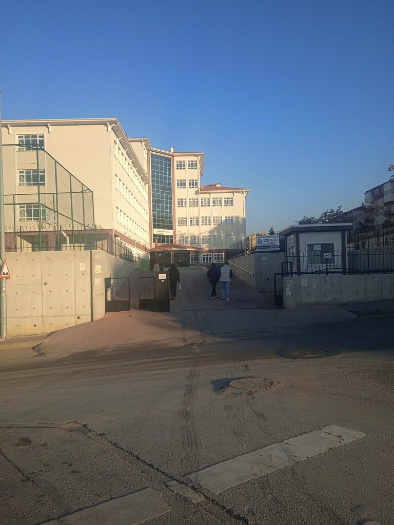 تعليم ثانوي Sincan Teknik ve Endustri Meslek Lisesi ، أنقرة، صورة