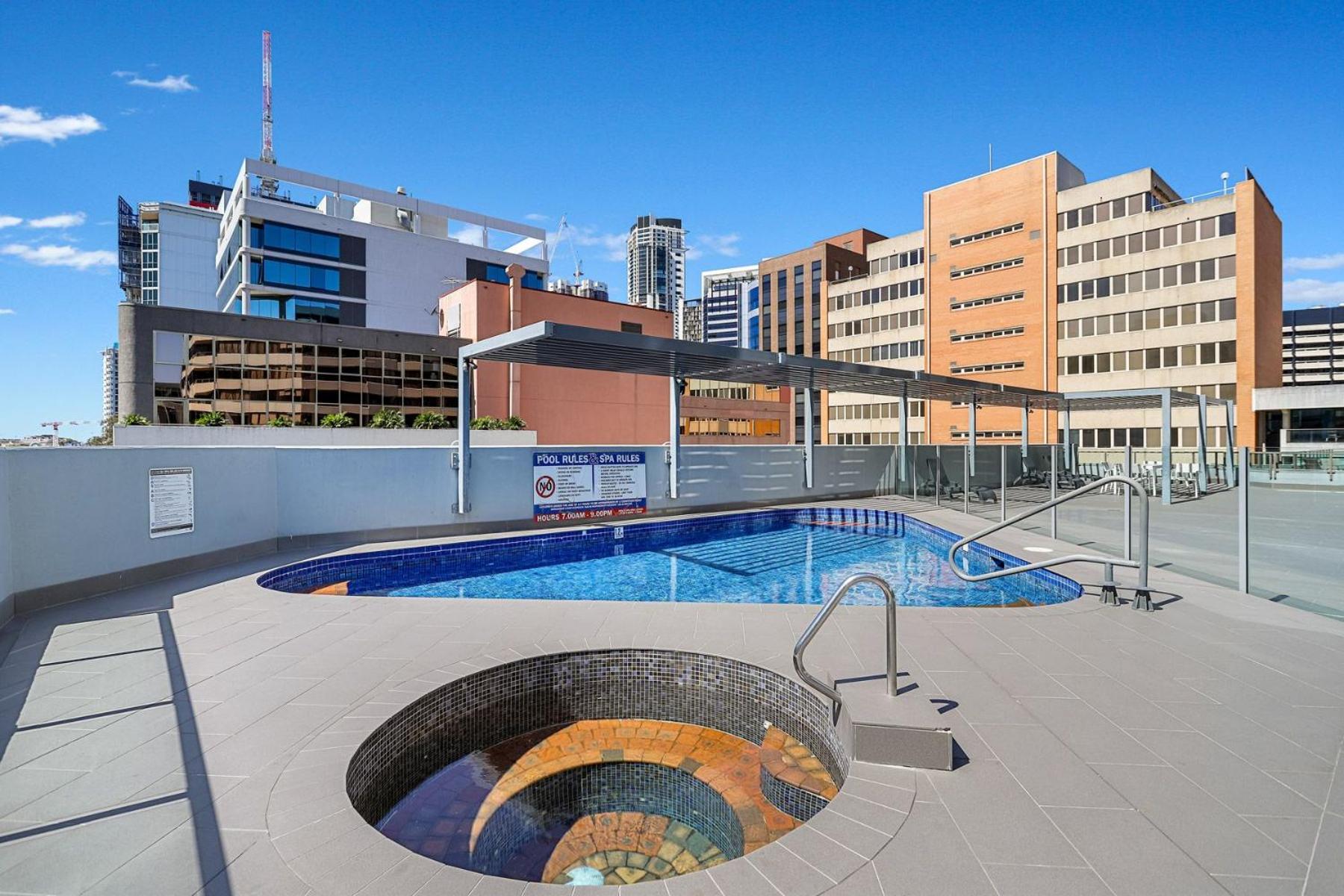 Фото The Astor Apartments