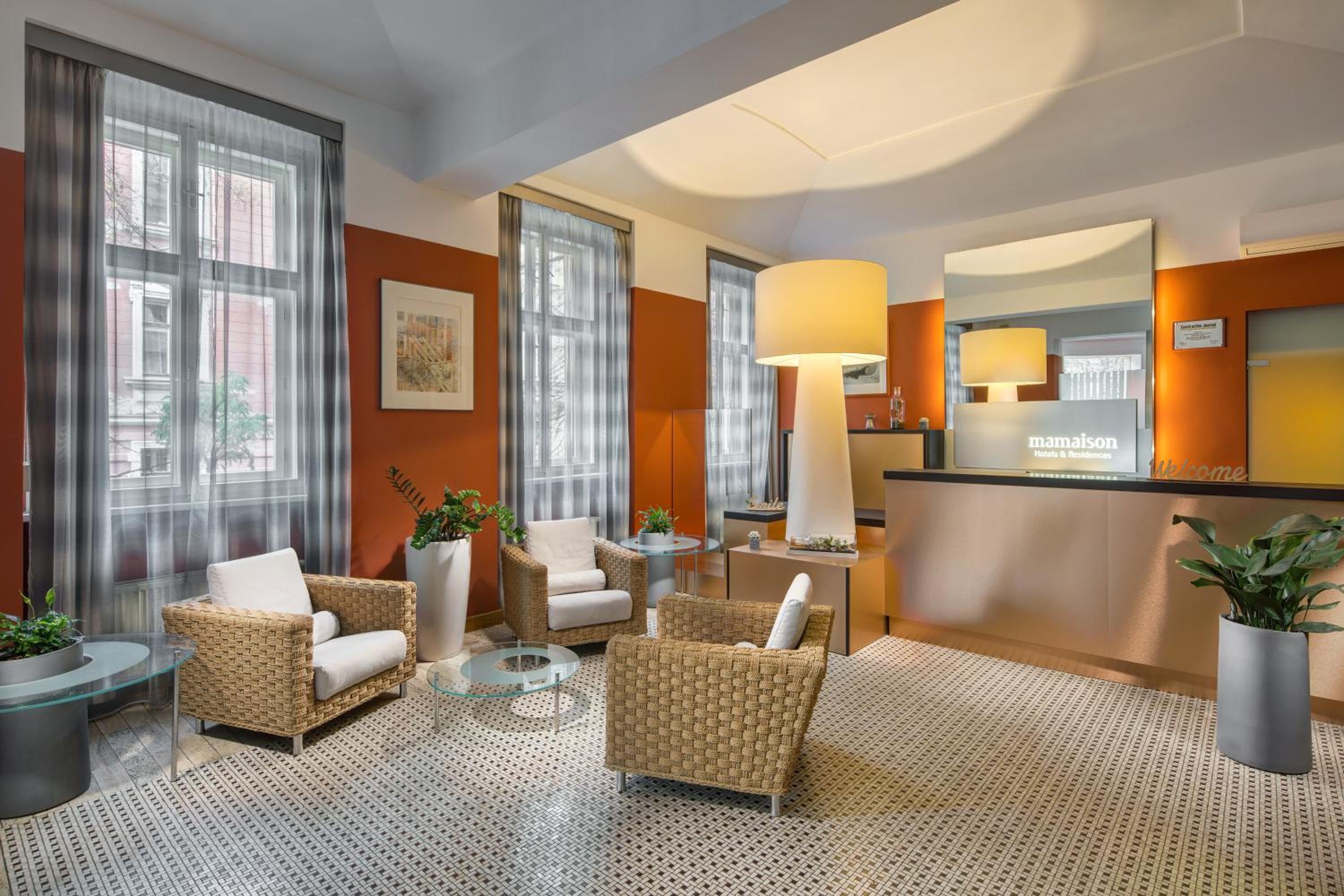 Фото Mamaison Residence Belgicka