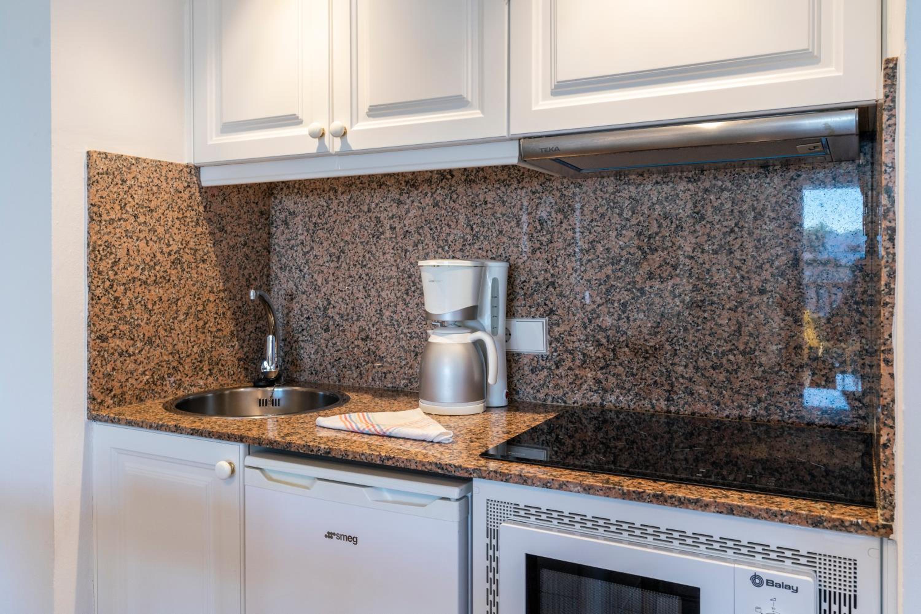 Фото Calallonga Hotel Menorca