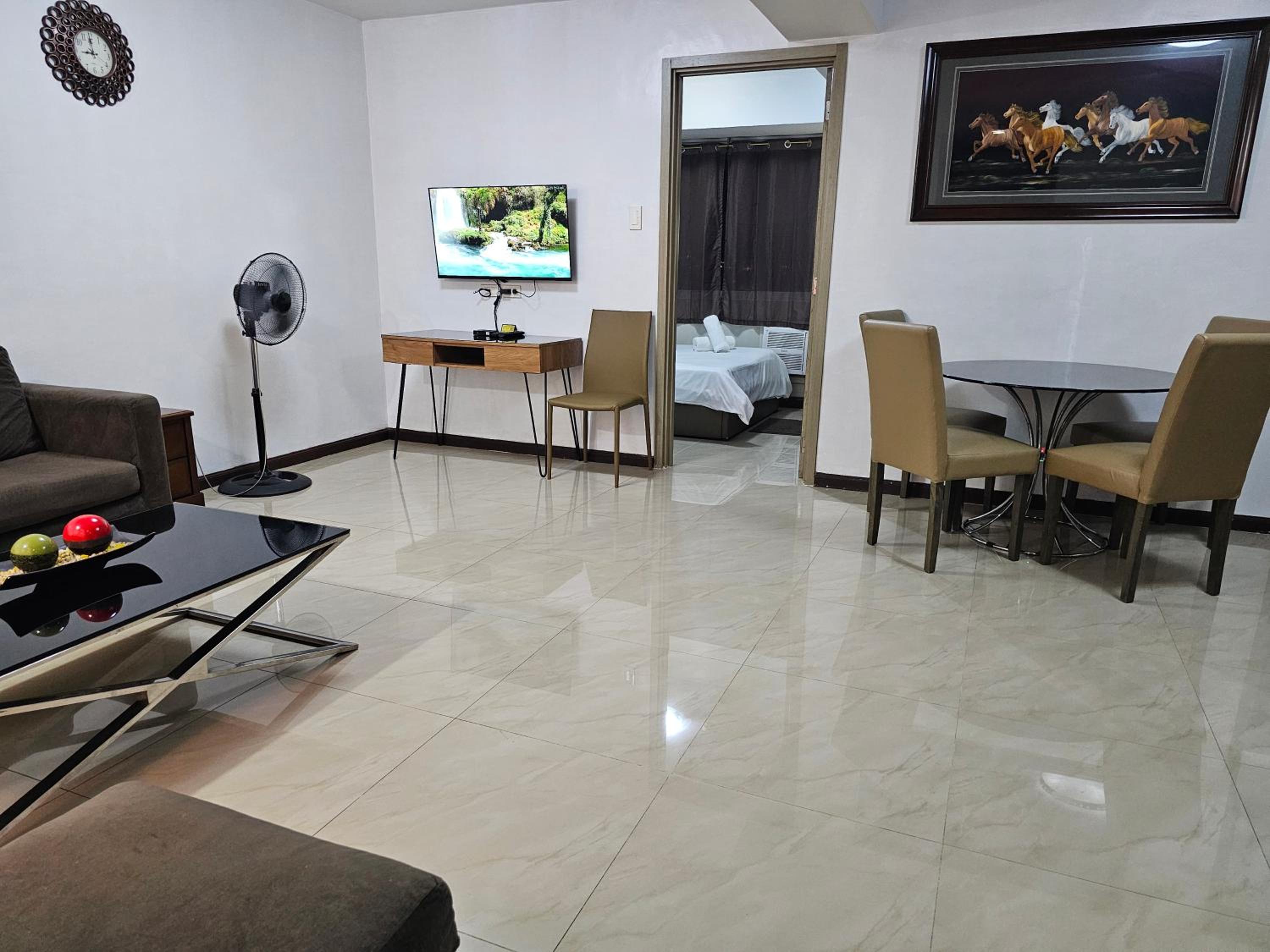 Фото Solemare Parksuites Condo R Us