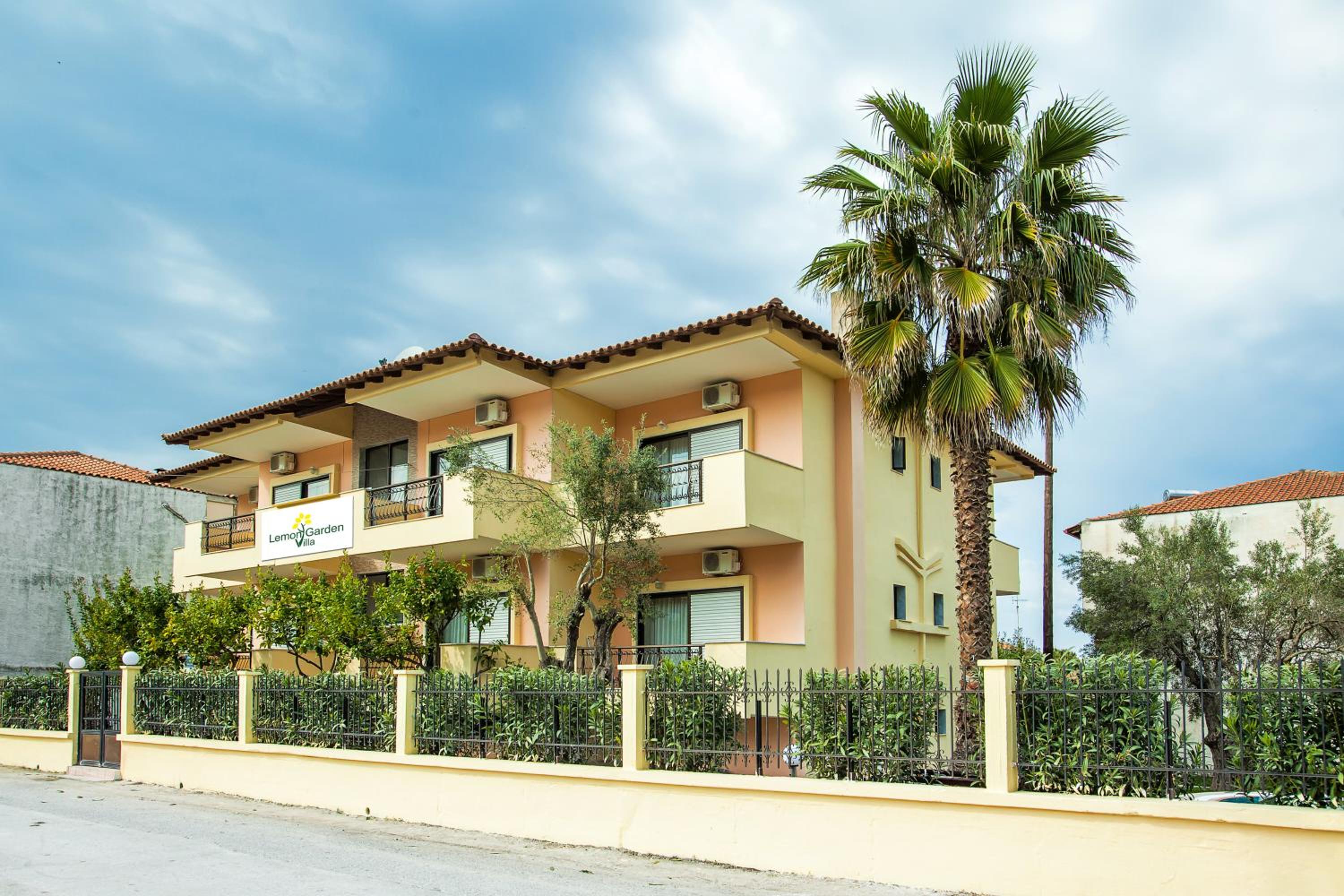 Фото Lemon Garden Villa