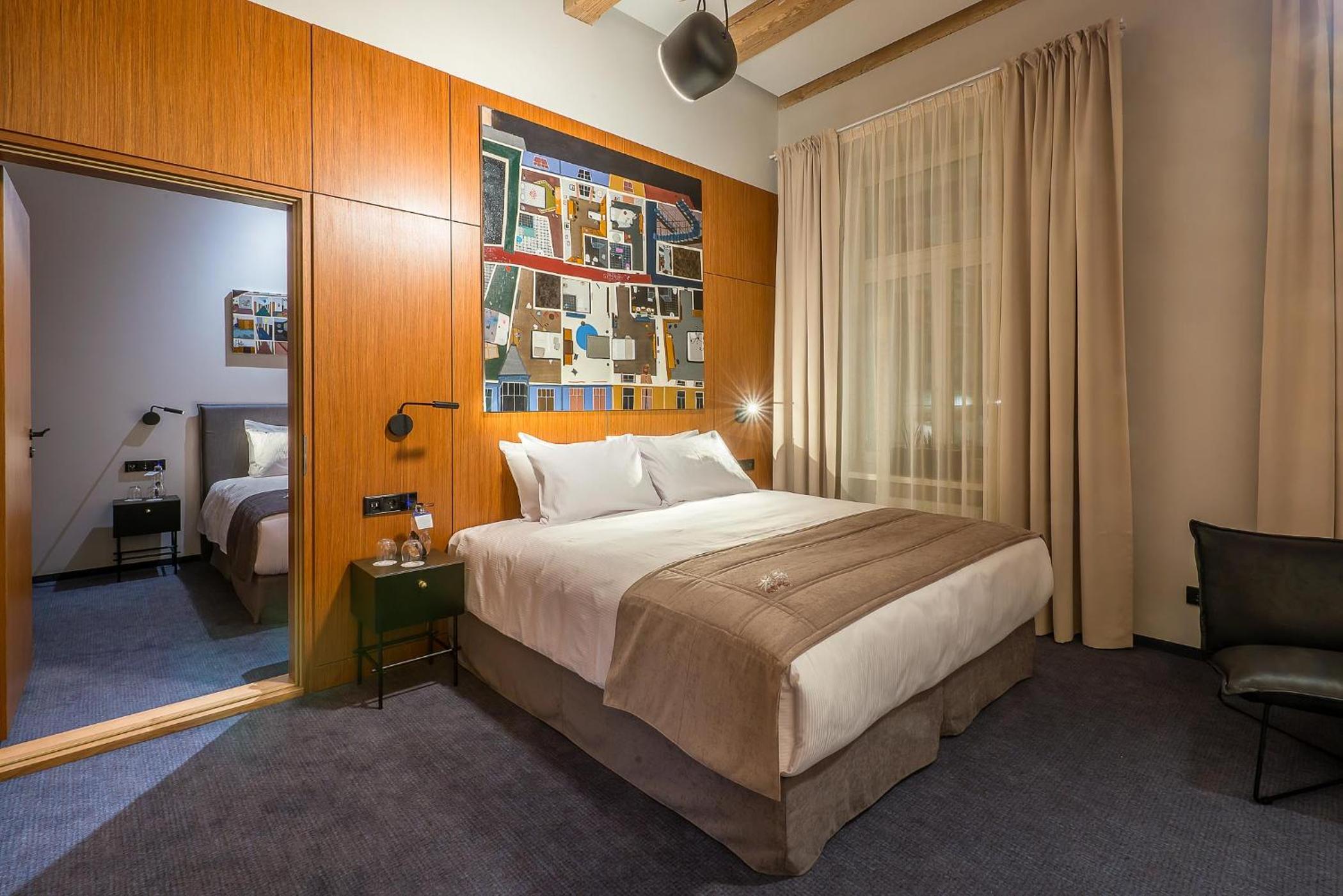 Фото отеля 2