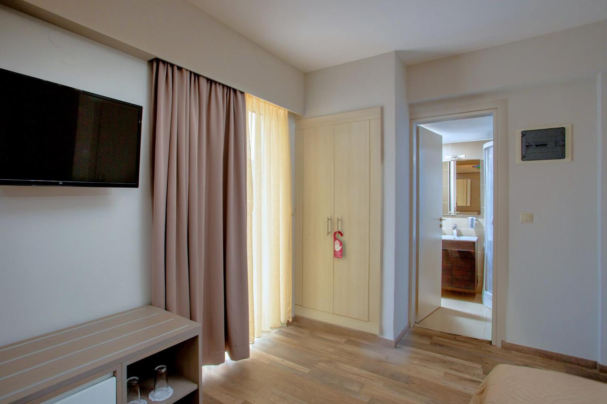 Фото Irini Hotel