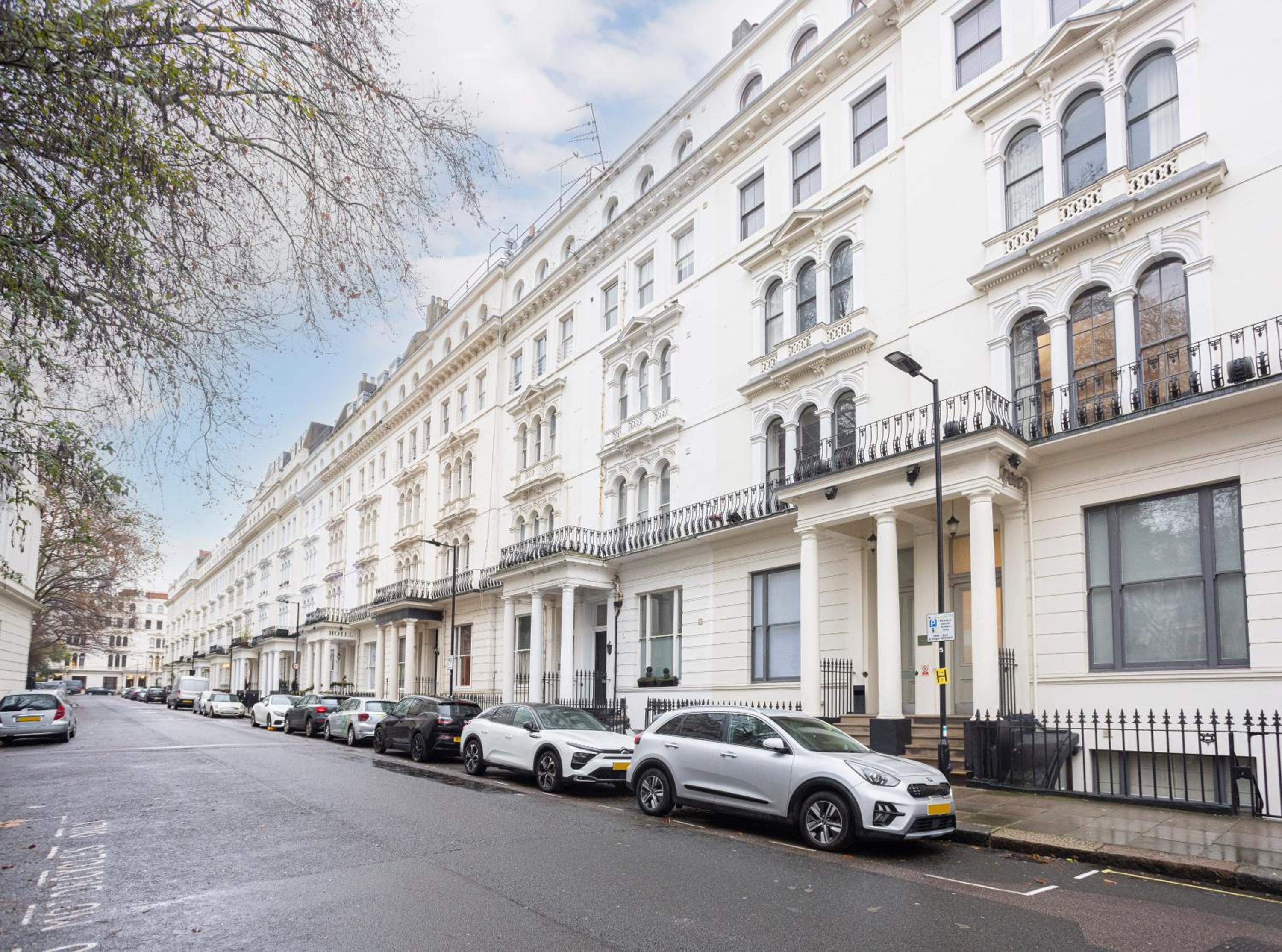 Фото Space Apart Hotel