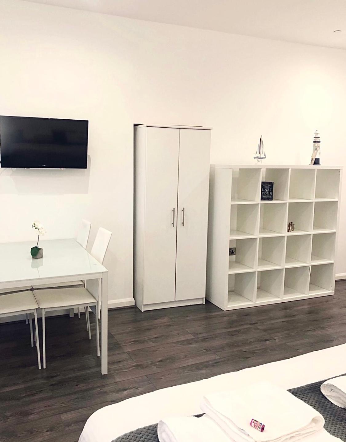 Фото Fox House, Studio Apartments