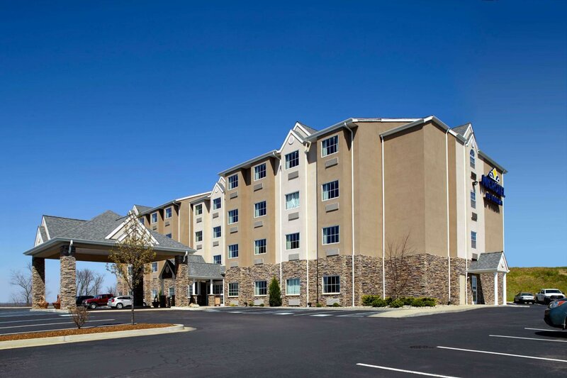 Гостиница Microtel Inn & Suites by Wyndham New Martinsville