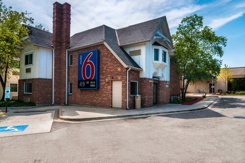 Гостиница Motel 6 Arlington Heights, Il - Chicago North Central в Элк-Гров-Виллидж