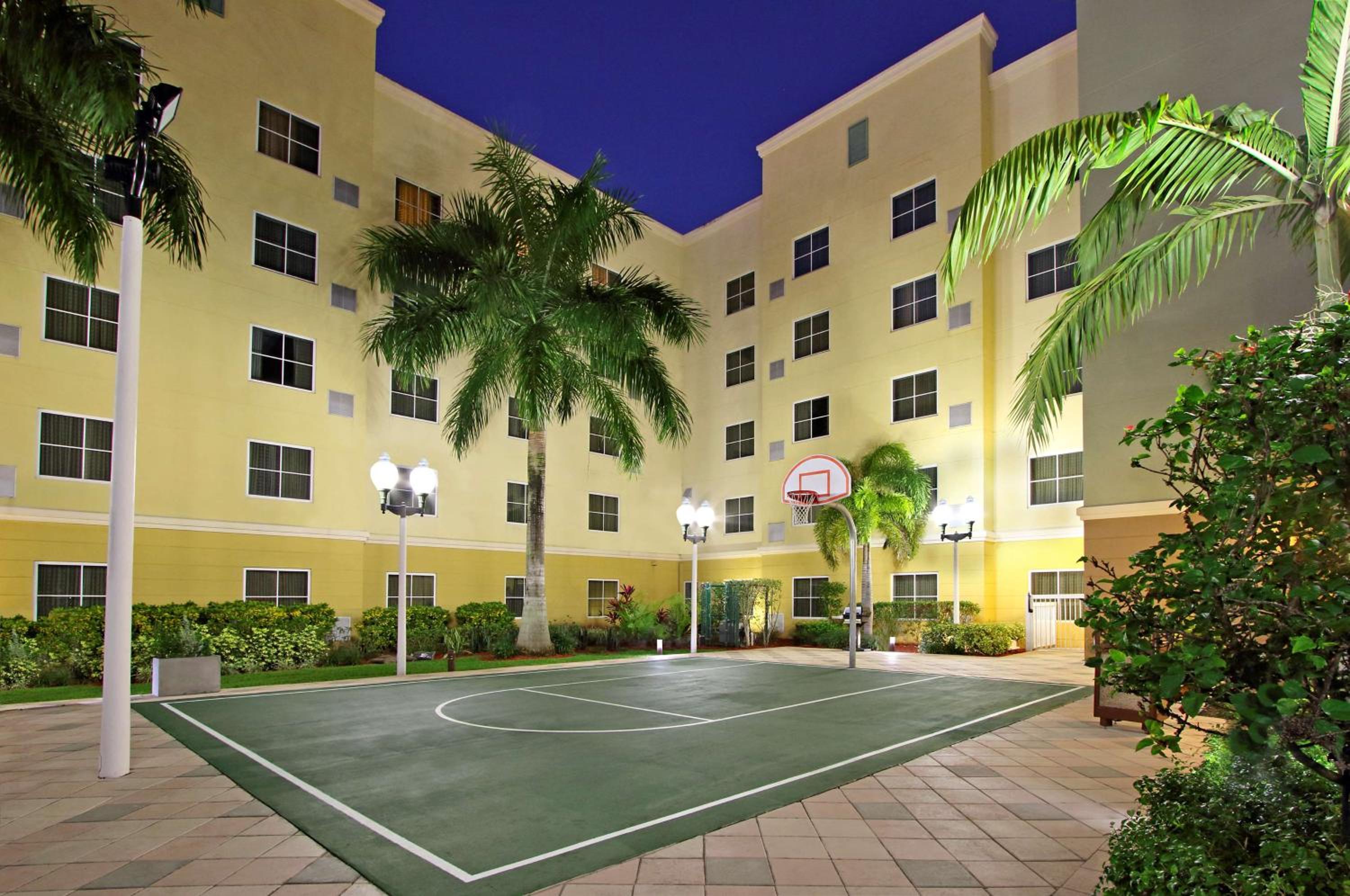 Фото Homewood Suites by Hilton Miami Airport West