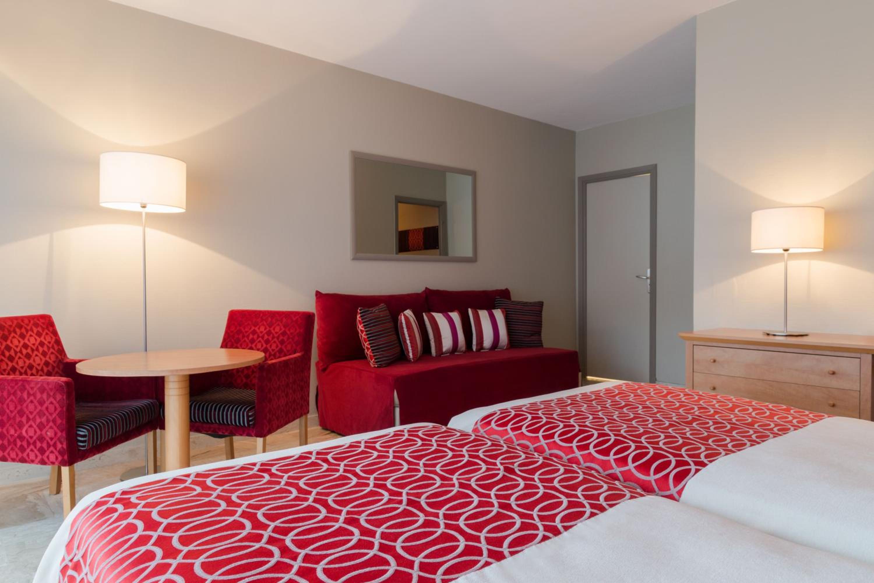 Фото The Originals Boutique, Hôtel Les Strélitzias, Antibes