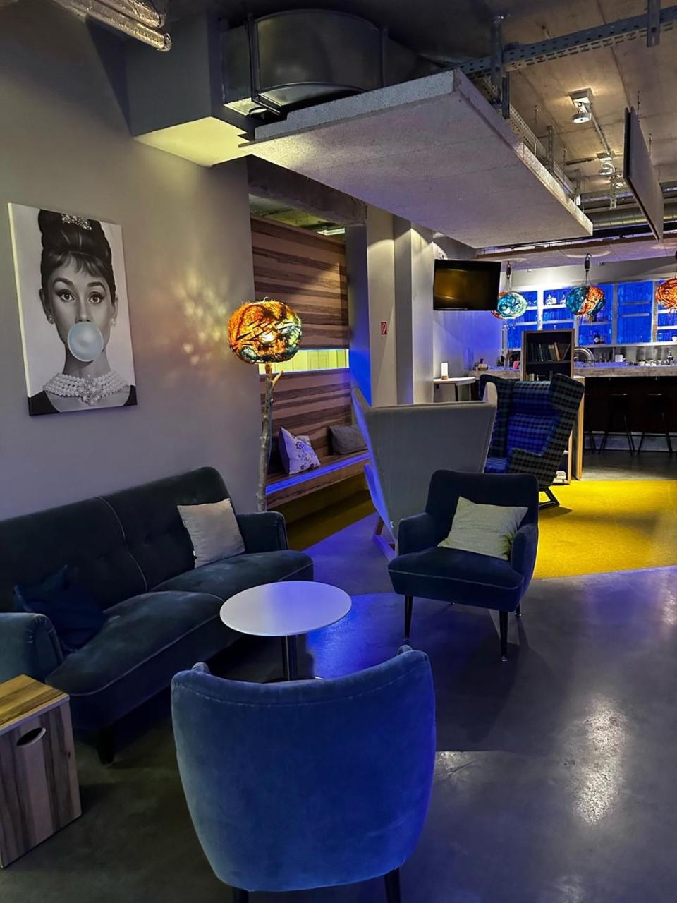 Фото отеля 2