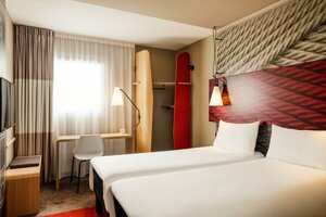 Ibis budget Senlis (Hauts-de-France, Oise, Senlis), hotel