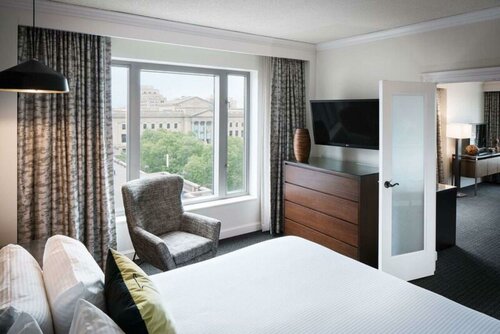 Гостиница The Logan Philadelphia, Curio Collection by Hilton