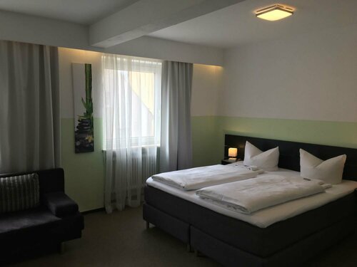 Гостиница Hotel Augsburg Goldener Falke в Аугсбурге