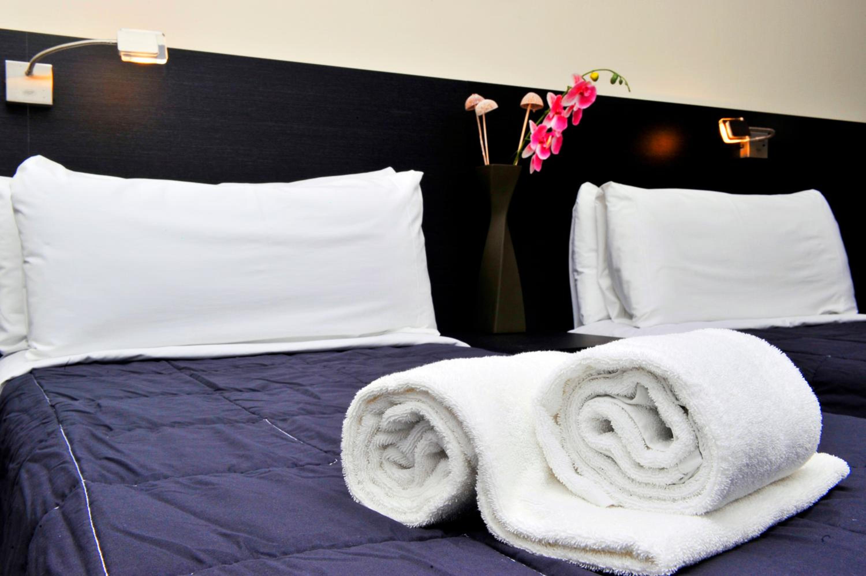 Фото Hotel 6 Bis