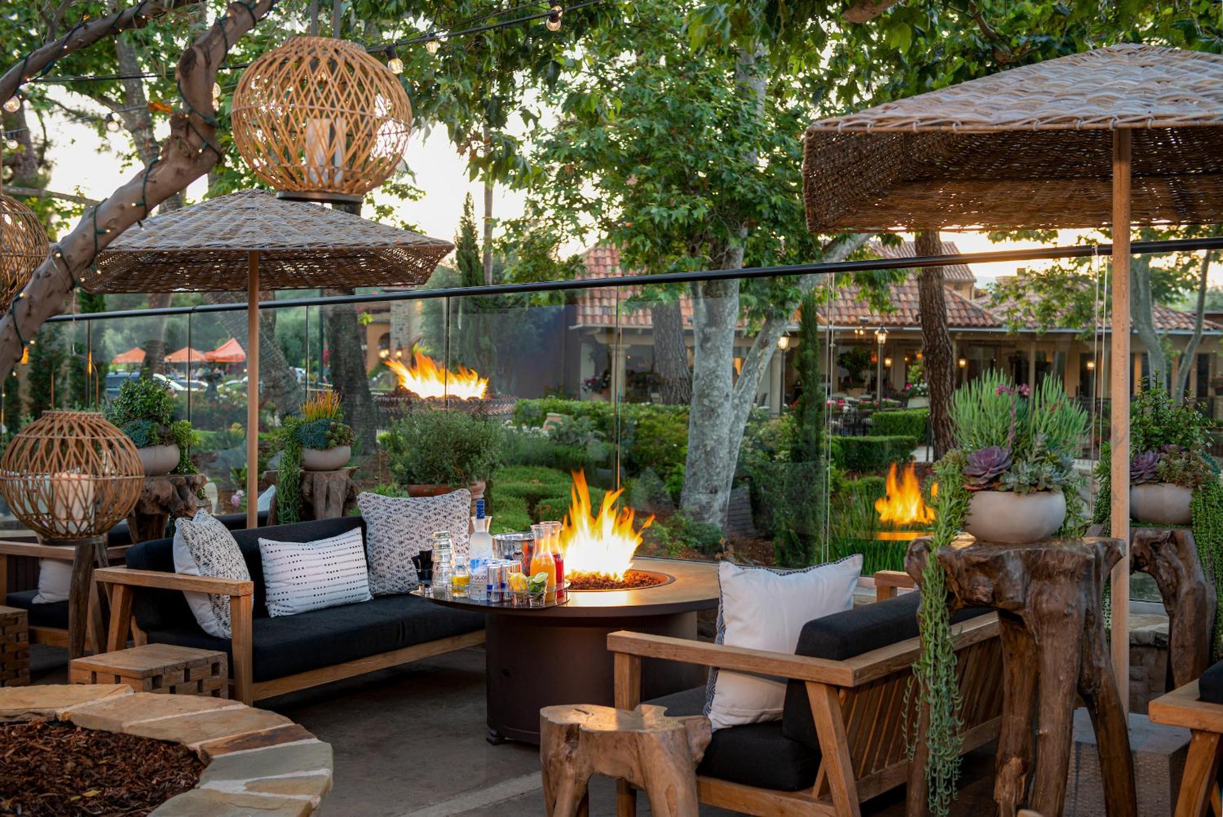 Фото Westlake Village Inn