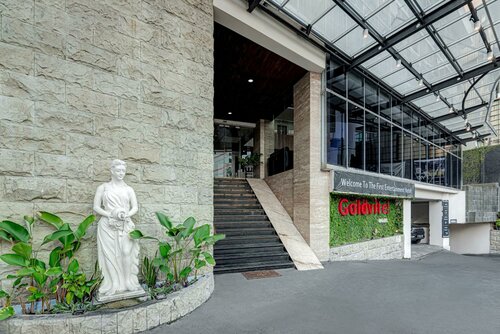 Гостиница Goldvitel Hotel в Сурабае