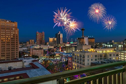 Гостиница Courtyard Marriott Riverwalk в Сан-Антонио