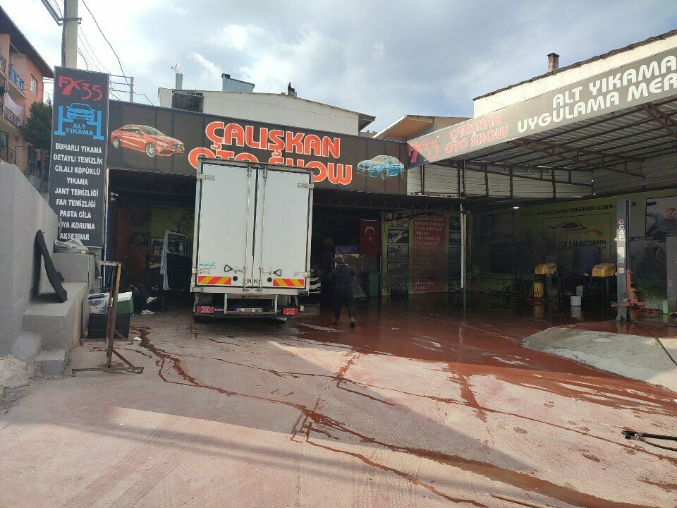 Car wash Caliskan Auto Show, Izmir, photo