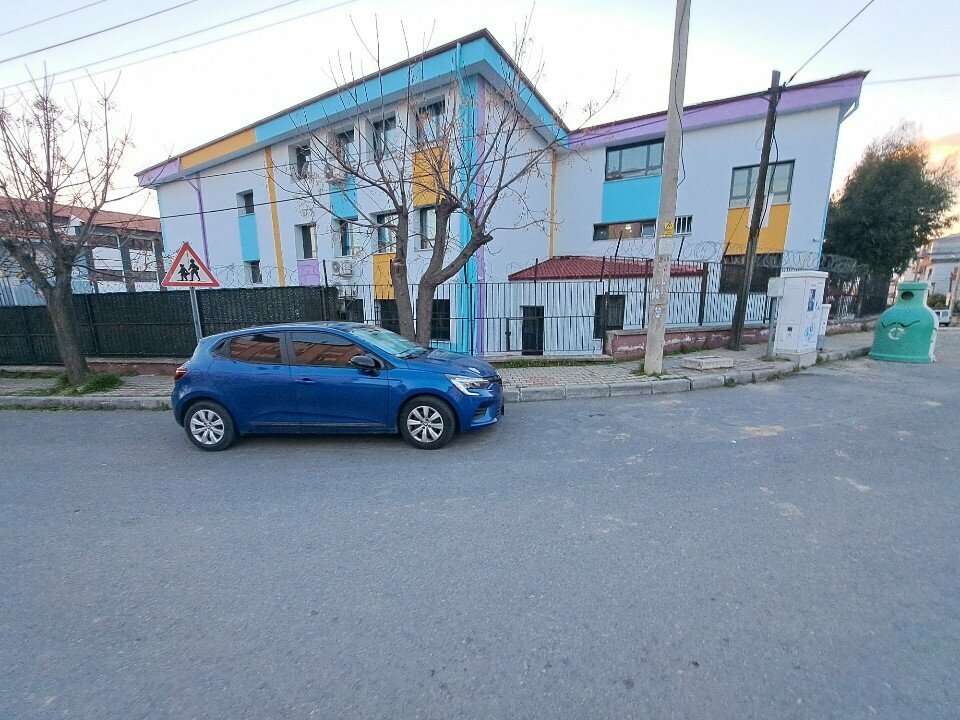 Primary school Bati Anadolu Cimento Primary School, Izmir, photo