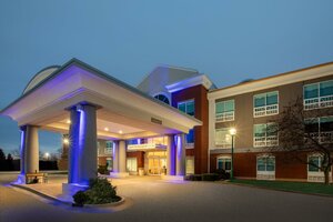 Гостиница Holiday Inn Express Hotel & Suites Grand Rapids-North, an Ihg Hotel