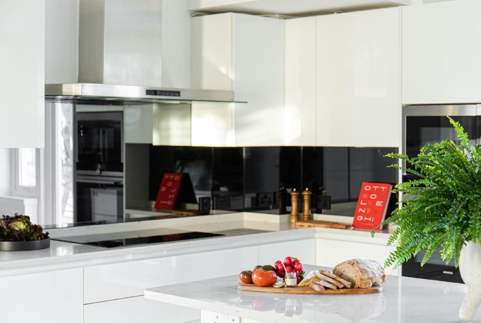 Фото Europa House Apartments