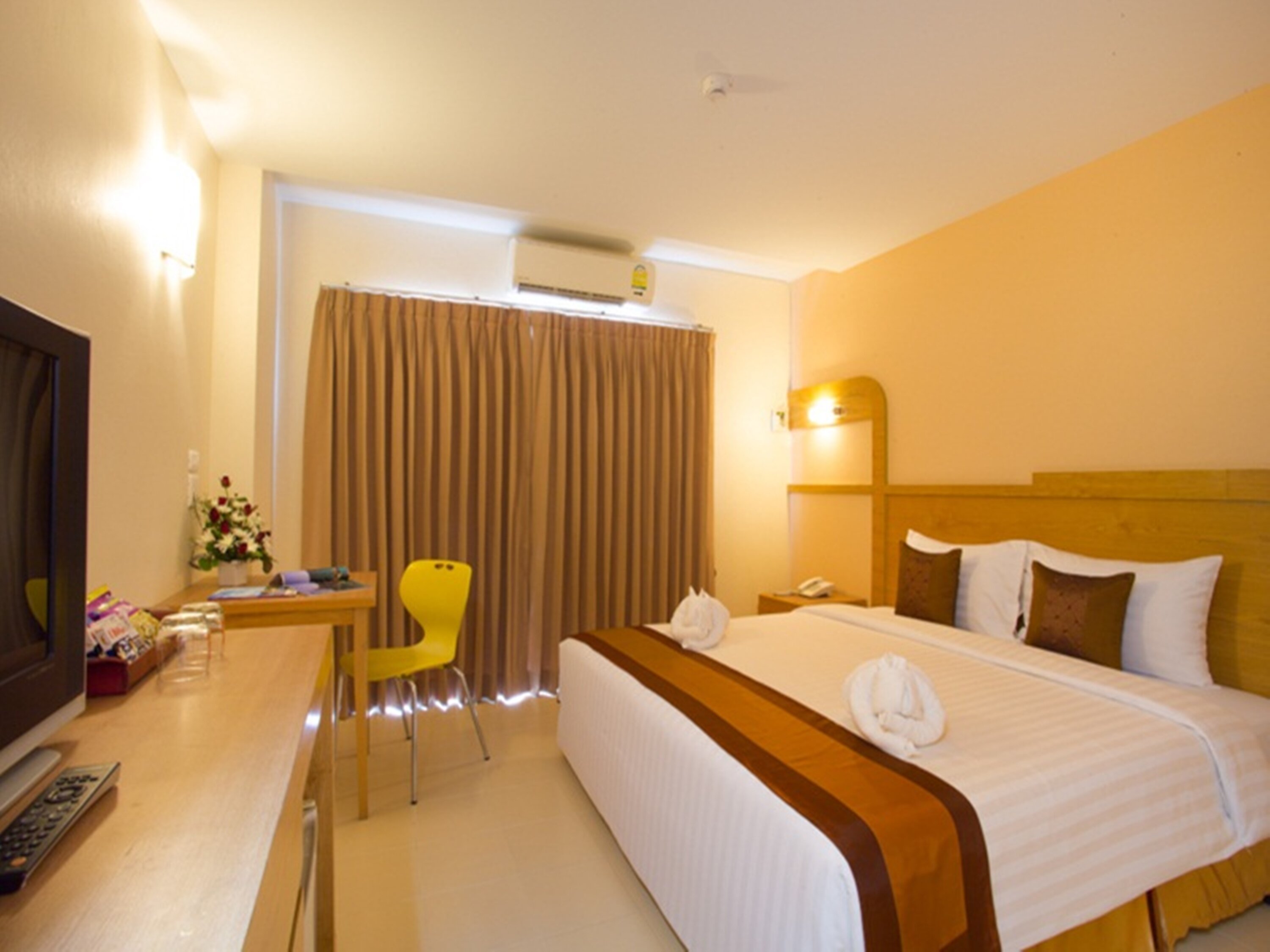 Фото Eastiny Plaza hotel