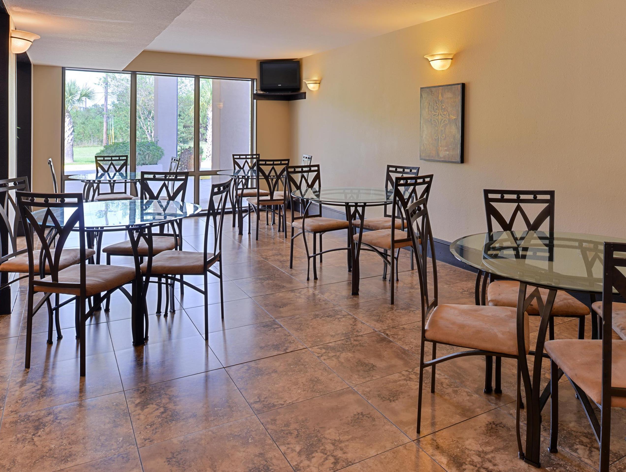 Фото Americas Best Value Inn Kinder